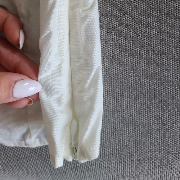 💐 Floral white top size small - Picture 2 of 3